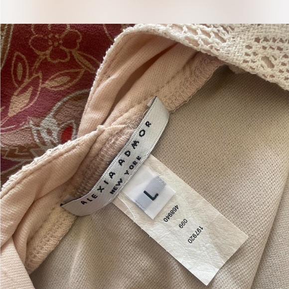 Alexia Admor Cream Lace Detail Top - Picture 4 of 4